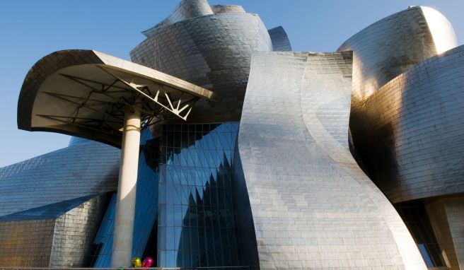 Das Guggenheim-Museum in Bilbao gilt als avantgardistisches Meisterwerk. Das Guggenheim-Museum in Bilbao gilt als avantgardistisches Meisterwerk.