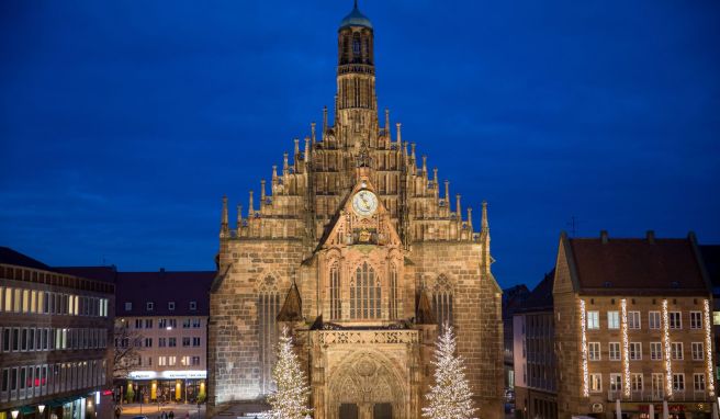 660 Jahre alt  Beliebte Frauenkirche in Nürnberg für Sanierung geschlossen