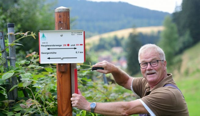 Hier geht's lang  Wer errichtet die Wegweiser im Harz?