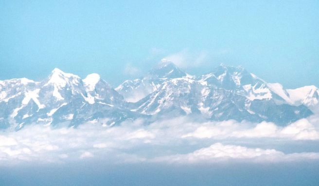 Auf die «Göttin des Türkis» Sherpas suchen am Mount Everest nach neuer Route