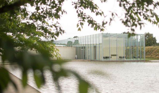 Das Ausstellungsgebäude der Langen Foundation steht auf dem Gelände der ehemaligen Nato-Raketenstation.