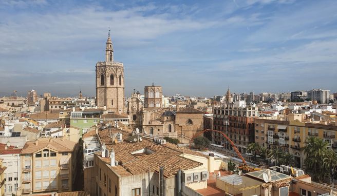 Die Kathedrale von Valencia überragt die Altstadt der Mittelmeermetropole.