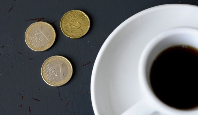 Unterschiede sind enorm Trinkgeld im Urlaub: Wo gelten welche Gepflogenheiten?