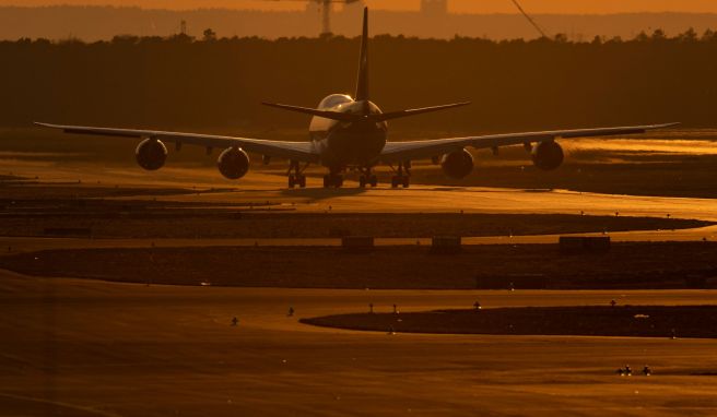 Klimaneutrales Fliegen wird bis zum Jahr 2050 möglich - so der Vorsatz der Luftfahrtverbände.