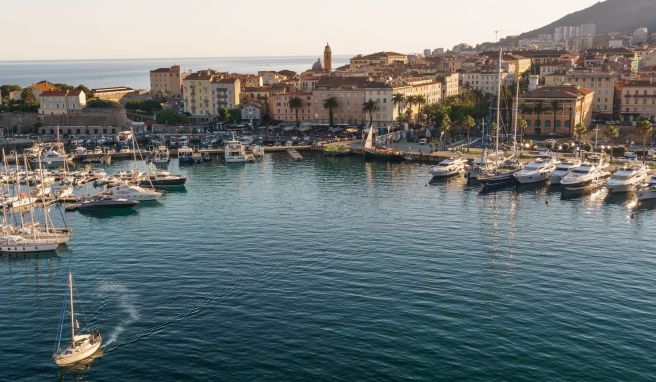 Die Bundesregierung streicht die Urlaubsinsel Korsika (im Bild) ab Sonntag von der Liste der Corona-Hochrisikogebiete, ebenso die griechische Insel Kreta. 