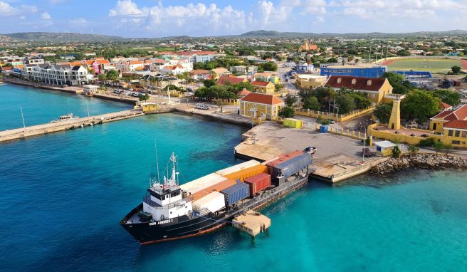 Blick auf Kralendijk, den Hauptort von Bonaire.