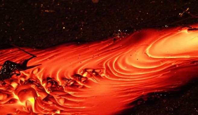 Bei der Icelandic Lava Show wird echte Lava auf mehr als 1000 Grad Celsius erhitzt.