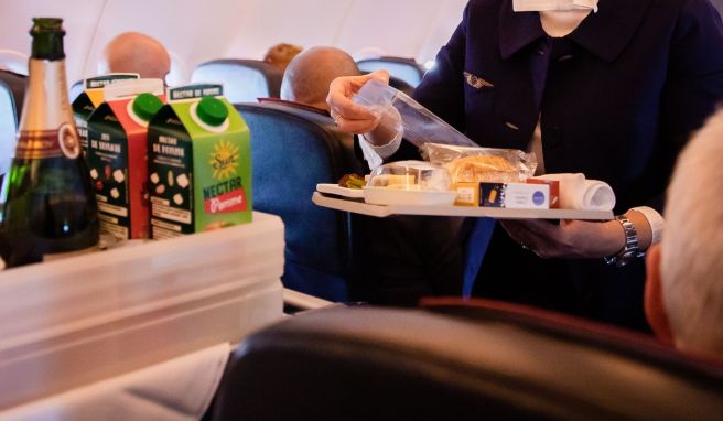 Essen an Bord gehört noch immer bei vielen Flügen zum Service dazu.
