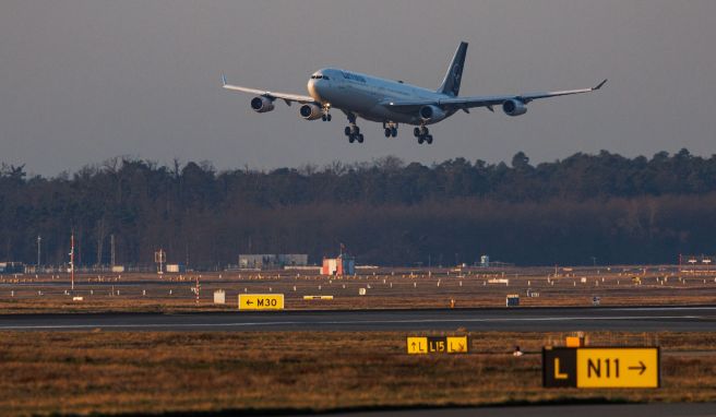 Krise im Nahen Osten Evakuierungsflüge: Reisende müssen sich an Kosten beteiligen