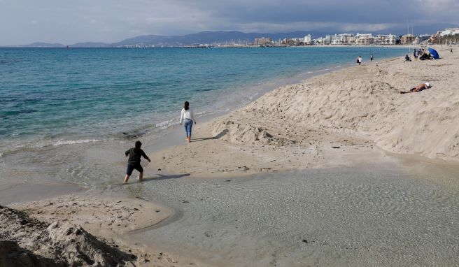 Niedrige Infektionszahlen  Mallorca hebt fast alle Corona-Einschränkungen auf