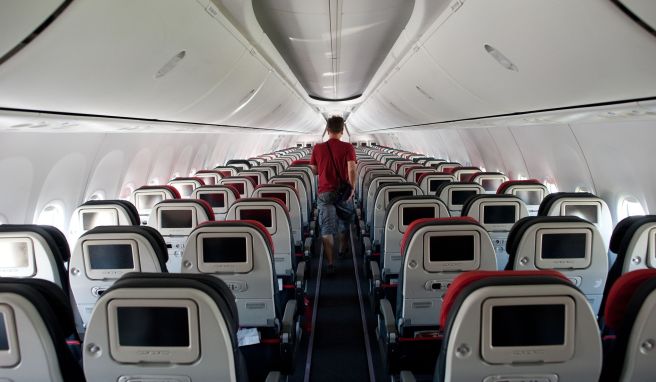 Hauptsache nicht nackt: Aufgrund des Outfits darf niemand des Flugzeugs verwiesen werden. Hauptsache nicht nackt: Aufgrund des Outfits darf niemand des Flugzeugs verwiesen werden.