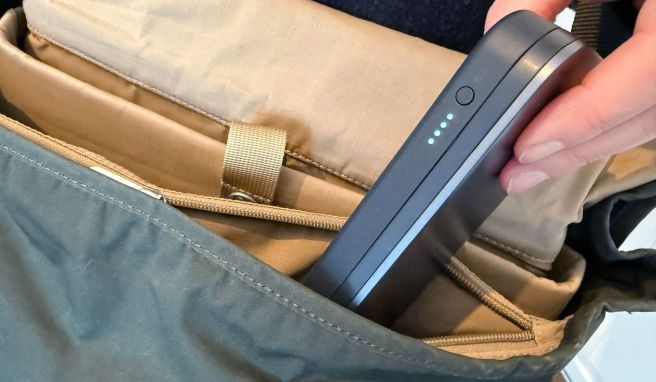 Nur noch im Handgepäck und mit maximaler Kapazität von 100 Wattstunden: Lufthansa begrenzt die Nutzung und Mitnahme von Powerbanks in Flugzeugen.