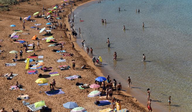 Sonne und Strand, mehr braucht es für viele nicht zum Urlaubsglück. Mittelmeerziele wie die Balearen sind deshalb weiterhin sehr gefragt.