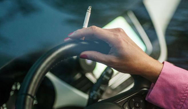 Schutz für Kinder  Rauchen im Auto: In diesen Ländern ist das schon verboten