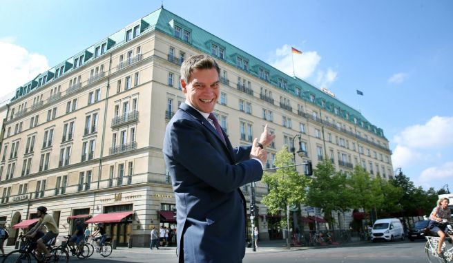 Michael Sorgenfrey ist der Direktor des Hotel Adlon. Michael Sorgenfrey ist der Direktor des Hotel Adlon.