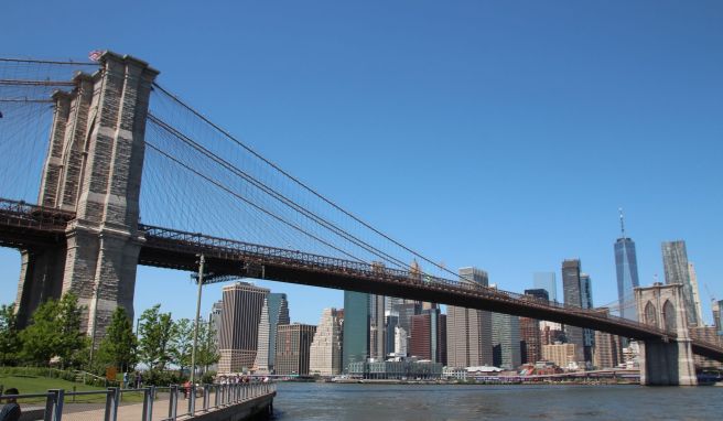 Seit 140 Jahren verbindet die Brooklyn Bridge die New Yorker Stadtteile Brooklyn und Manhattan.