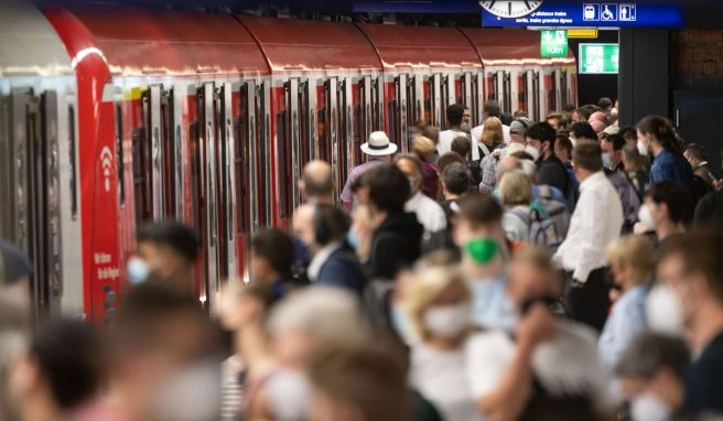 Juni, Juli und August Was bringen die 9-Euro-Monatstickets im Nahverkehr?