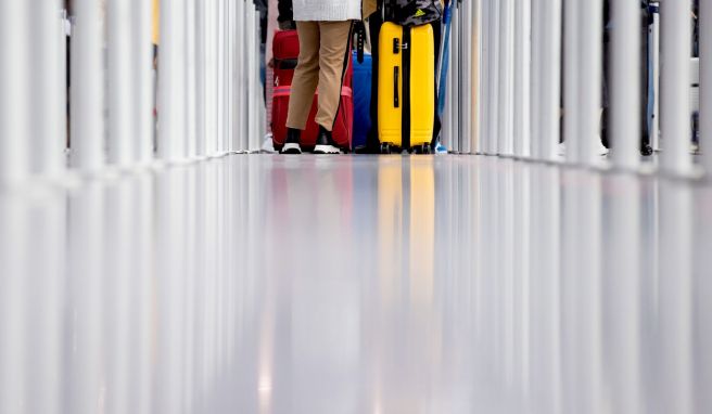 Ab in den Flieger: Buchungen für Pauschalreisen in warme Gefilde ziehen an. 