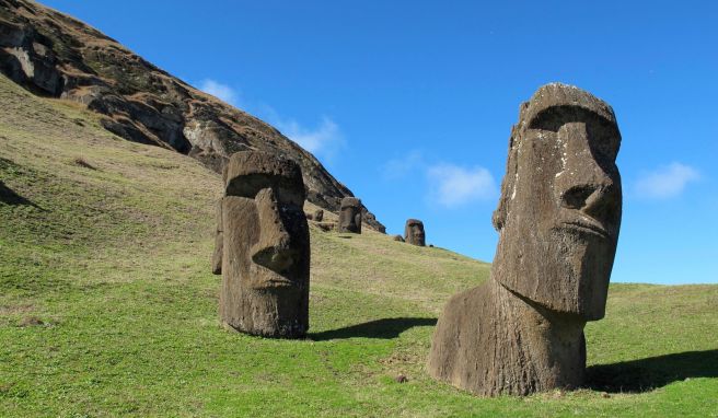 Nach fast zweieinhalb Jahren  Erste Touristen landen wieder auf der Osterinsel