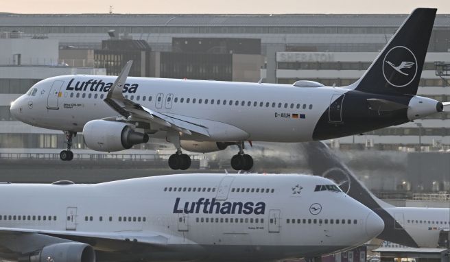 Urabstimmung beschlossen  Droht Lufthansa noch im Sommer ein Pilotenstreik?