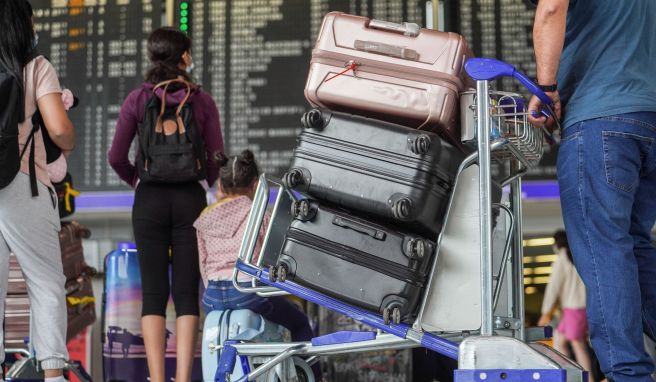 Abflug ins Ungewisse: Welche Regeln für Reisende ins außereuropäische Ausland gelten, unterscheidet sich je nach Land. 