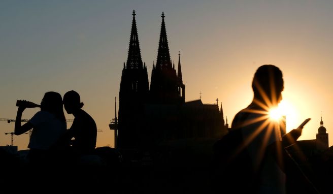 An der frischen Luft sein und dabei Kultur und Kulinarik genießen, das ist auch an vielen Orten in NRW möglich.