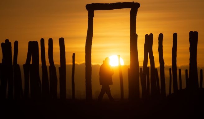 Südlich von Magdeburg  «Deutsches Stonehenge» hat neues Besucherzentrum - aus Lehm