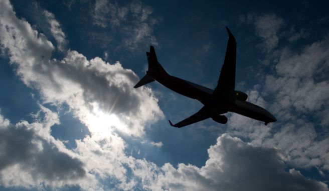 Unfreiwillig früher heimfliegen als geplant? Dann sollten Pauschalurlauber Geld zurück verlangen.