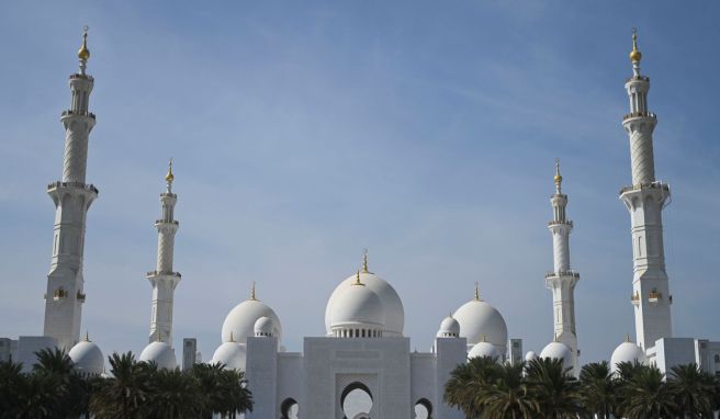 Die Reisewarnung ist aufgehoben, eine Entwarnung ist das nicht. Reisen in die Golfregion, etwa nach Abu Dhabi, sind aus Sicht des Auswärtigen Amtes weiterhin nicht ratsam.