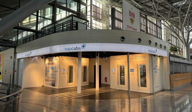 Nickerchen auf wenigen Quadratmetern: In Terminal 1 im Flughafen Stuttgart stehen nun vier Schlafkabinen für Reisende bereit.