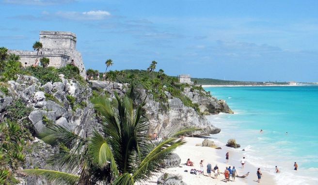 Maya-Ruine über dem Meer in Tulum: An der mexikanischen Riviera Maya sollten Reisende derzeit große Vorsicht walten lassen. 