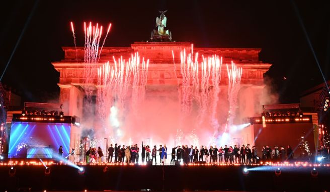 «Celebrate at the Gate»  Silvesterfeier 2022 am Brandenburger Tor wieder mit Publikum