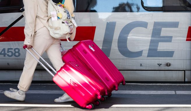 Länger unterwegs  Bahnstrecke Berlin-Leipzig: Umleitungen und Ausfälle