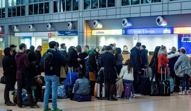 Flugausfälle und Verspätungen Verdi bestreikt am Freitag mehrere Airports