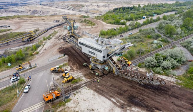 Zeitreise per Smartphone  Tagebau Profen präsentiert Archäologie online