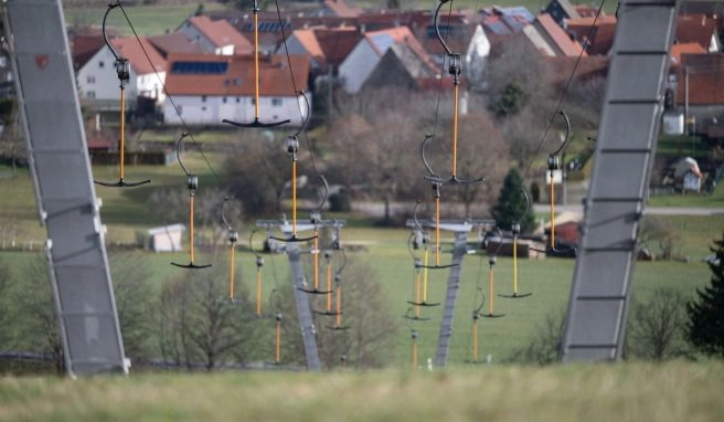 Tauwetter Welche Rechte haben Winterurlauber bei Schneemangel?