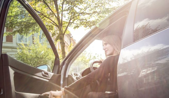 Einsteigen und das Reiseland flexibel erkunden: Ein Mietauto macht\'s möglich.