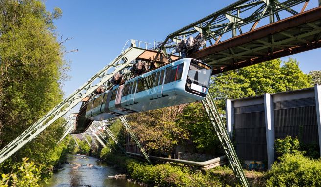 Die Wuppertaler Schwebebahn begeisterte sogar die Reiseexperten des US-Fernsehsenders CNN. 