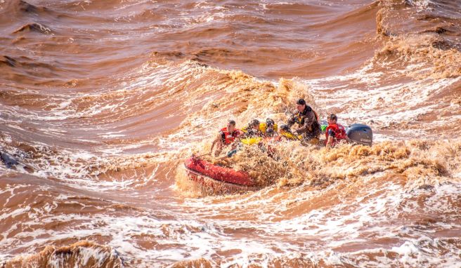 Wassersport Das ist die perfekte Welle: Tidenhub-Rafting in Kanada