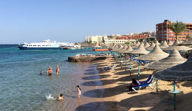 Osterurlaub  Baden im Mittelmeer noch frisch, in Ägypten ist es angenehm