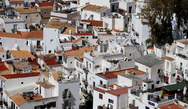 Ibiza-Urlaub Wie Ibiza illegale Partys kontrollieren will