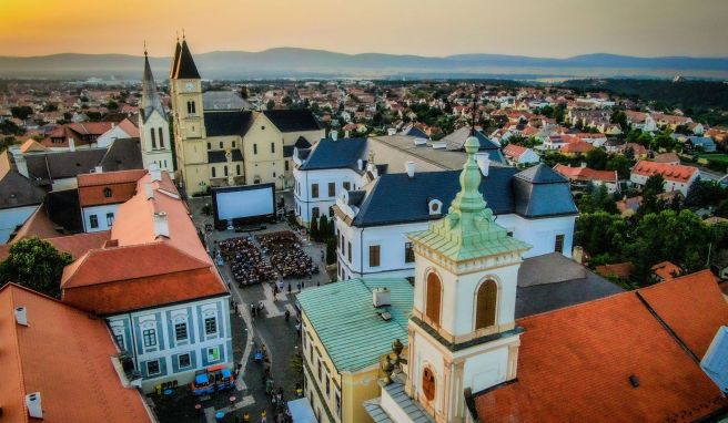 Der Charme der Provinz: Veszprem ist 2023 mit der Balaton-Gegend Kulturhauptstadtregion Europas.