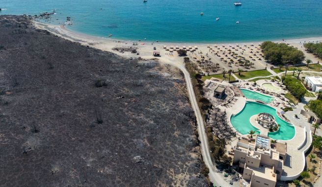 Gutscheine für einen einwöchigen Urlaub gehen nur an Touristen, die während der Waldbrände im Sommer 2023 aus Hotels evakuiert wurden.