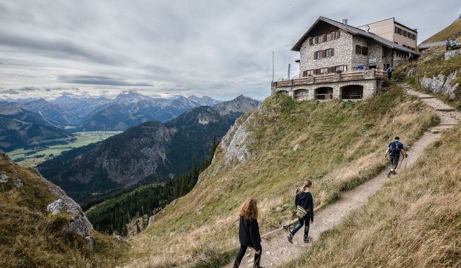 Wandertour  Von Hütte zu Hütte in den Bergen - so klappt es