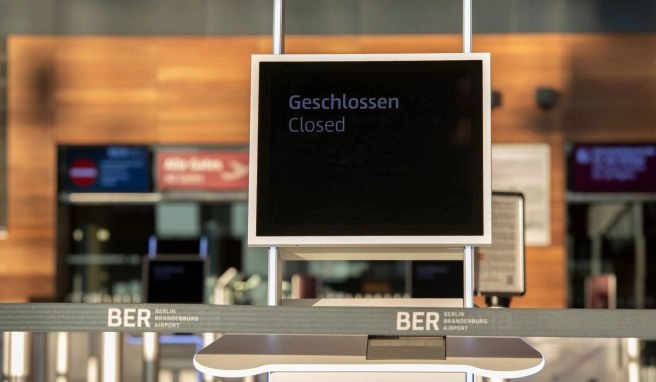 Geschlossen: Am Mittwoch können sich Fluggäste den Weg zum BER sparen - alle Passagierflüge sollen warnstreikbedingt ausfallen. Geschlossen: Am Mittwoch können sich Fluggäste den Weg zum BER sparen - alle Passagierflüge sollen warnstreikbedingt ausfallen.