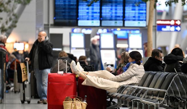 Streik am Düsseldorfer Airport: Diese Rechte haben Reisende Flüge verspätet und gestrichen