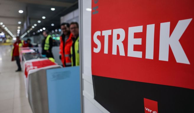 Bahn und Flieger Superwarnstreik: Das müssen Reisende jetzt wissen