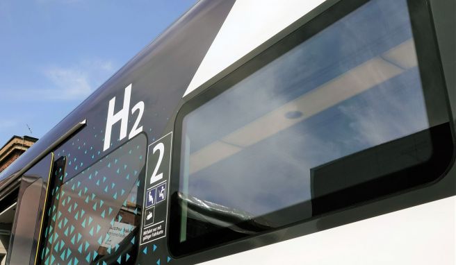 Der von Siemens entwickelte Wasserstoffzug «Mireo Plus H» hat seine erste offizielle Testfahrt absolviert.