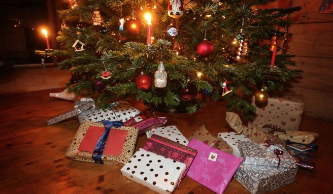 Fast jeder fünfte Deutsche will Weihnachten nicht zu Hause feiern. 