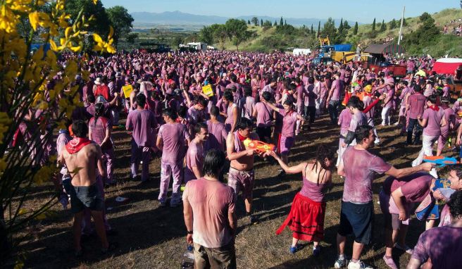 Weinschlacht und «Glutproben»  Diese spanischen Fiestas sollten Sie erlebt haben